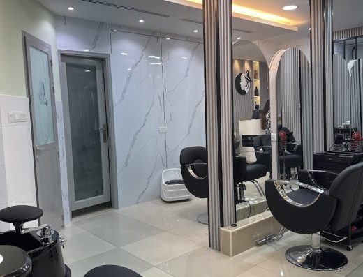 Pretty Eye Ladies Salon
